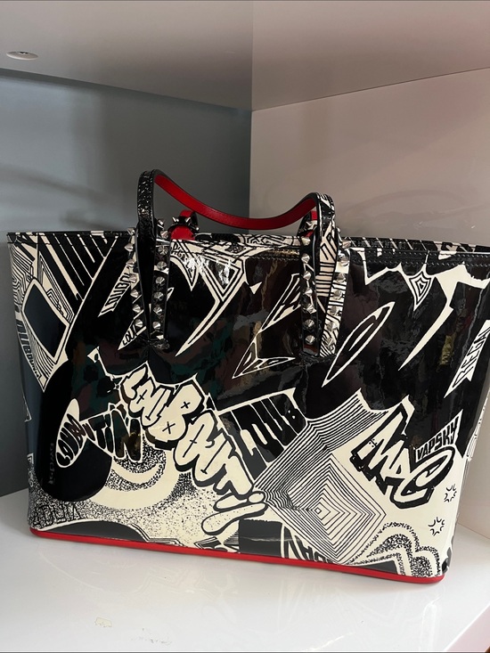 Handbags - Graphic Print Patent Tote Bag in Black & White with Red Trim